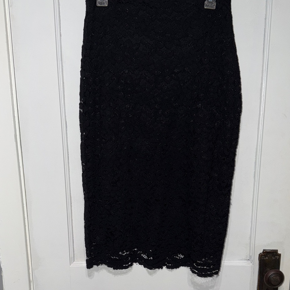 Chic Black Lace Pencil Skirt